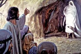 João 11:44 – Como Lázaro pôde sair do túmulo, se ele estava com as mãos e os pés amarrados?