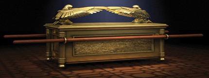 Hebreus 9:4 -Havia três coisas na arca, ou apenas as tábuas de pedra?